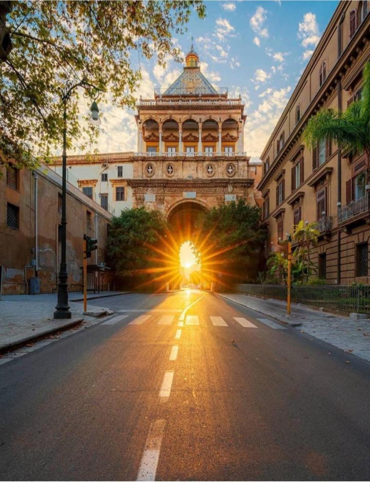 Hola Cathedral House Cadorna Lejlighed Palermo Eksteriør billede